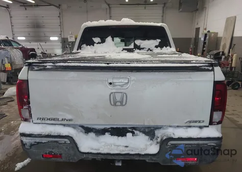2018 Honda Ridgeline Rtl-E z USA, uszkodzony, nr VIN 5FPYK3F72JB004371